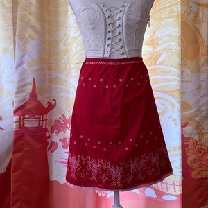 AE RED W/ PINK EMBROIDERY SZ 8 HIDDEN ZIPPER DRAWSTRING & HOOK-EYE CLOSURE